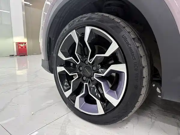 Lynk & Co 06 EM-P 2023