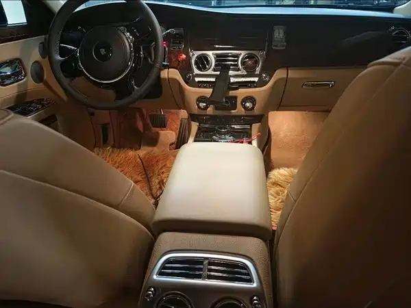 Rolls-Royce Ghost 2010