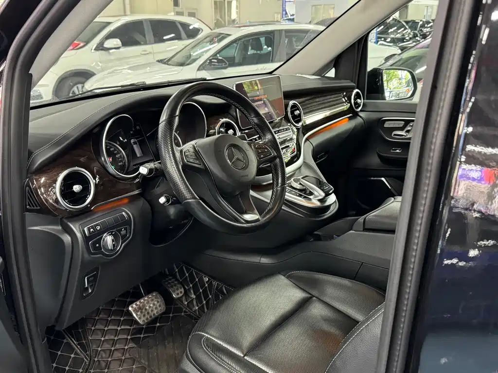 Mercedes-Benz V-Class 2018 — фото 5
