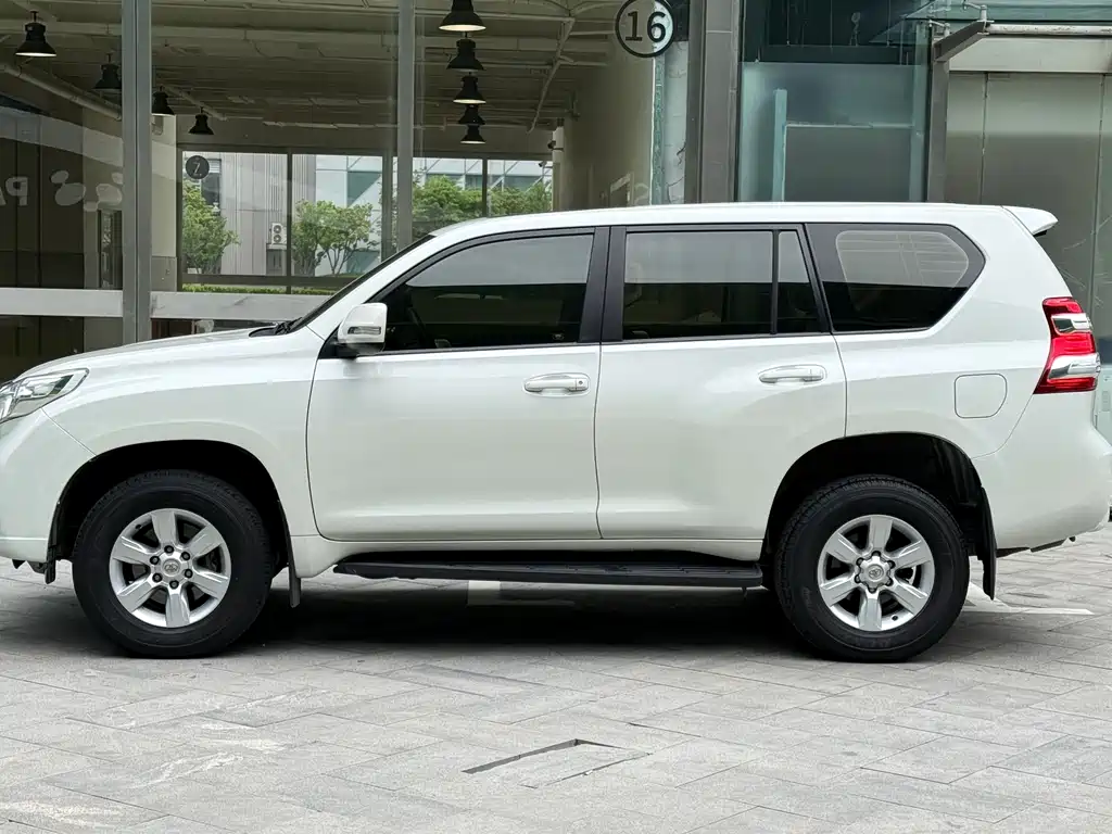 Toyota Prado 2015 — фото 4
