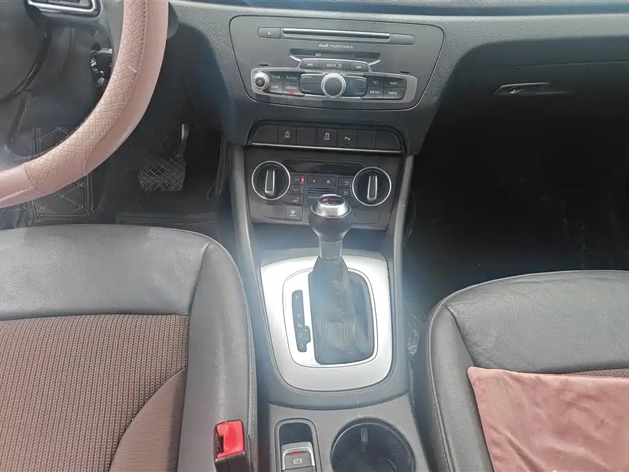 Audi Q3 2016 — фото 16