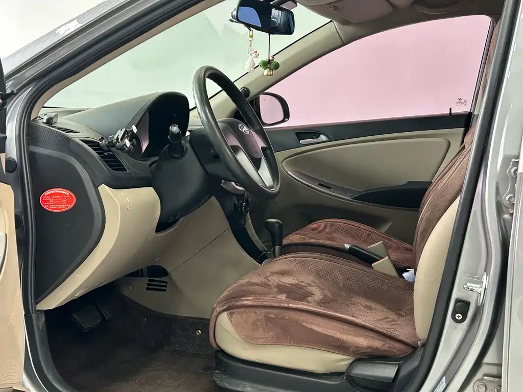 Hyundai Verna 2015 — фото 4