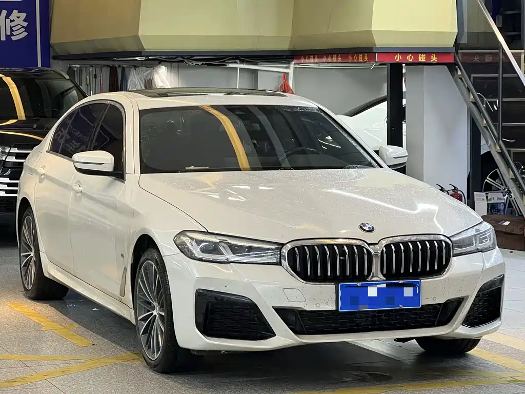 BMW 5 Series 2023