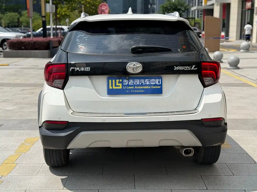 Toyota Yaris L 2021