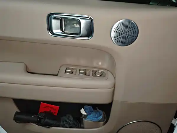 Li Auto L6 2025