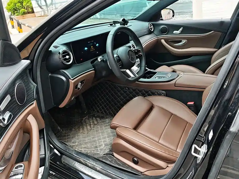 Mercedes-Benz E-Class 2022 — фото 8