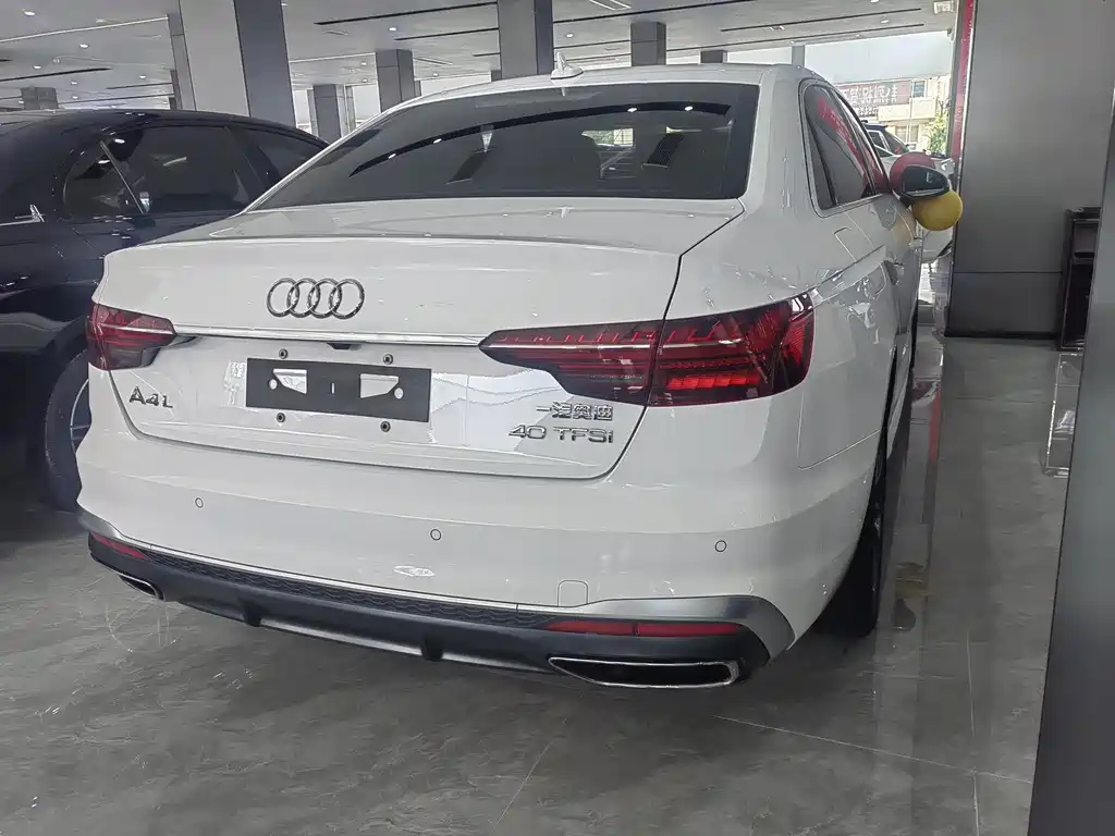 Audi A4L 2021