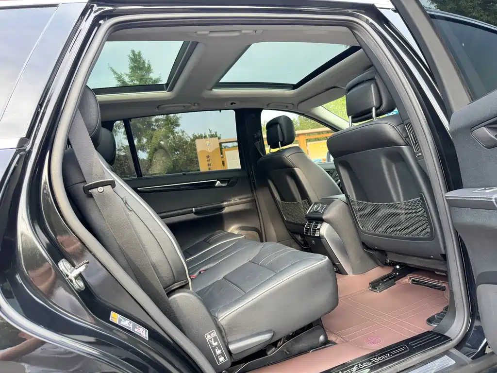Mercedes-Benz R-Class 2017 — фото 17