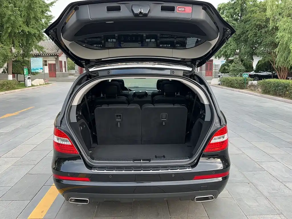 Mercedes-Benz R-Class 2017 — фото 21