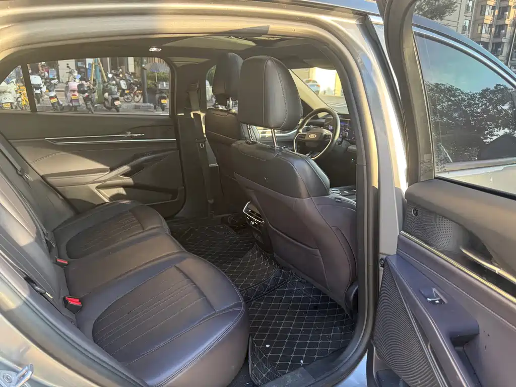 Ford Mondeo 2025 — фото 15