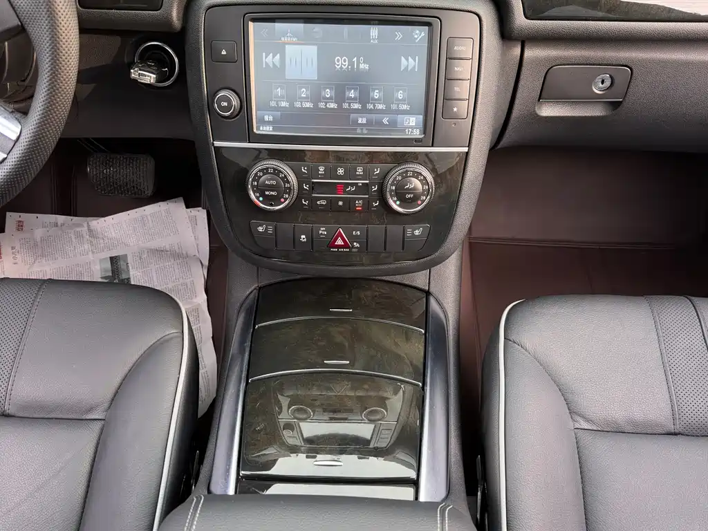 Mercedes-Benz R-Class 2017 — фото 12