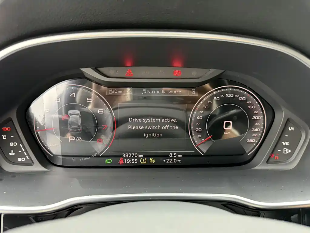 Audi Q3 2023 — фото 19