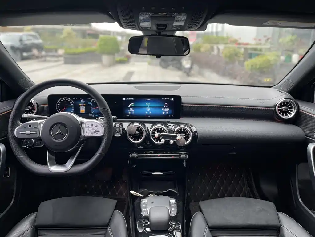 Mercedes-Benz A-Class 2021 — фото 18