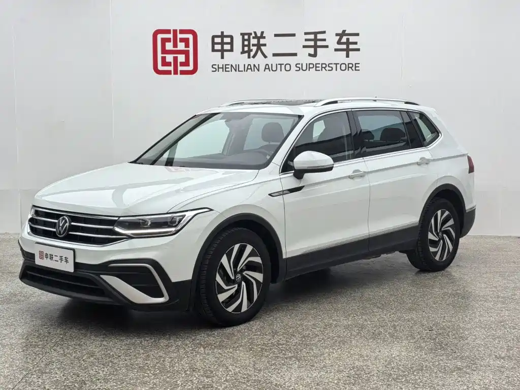 Volkswagen Tiguan L 2023 — фото 1
