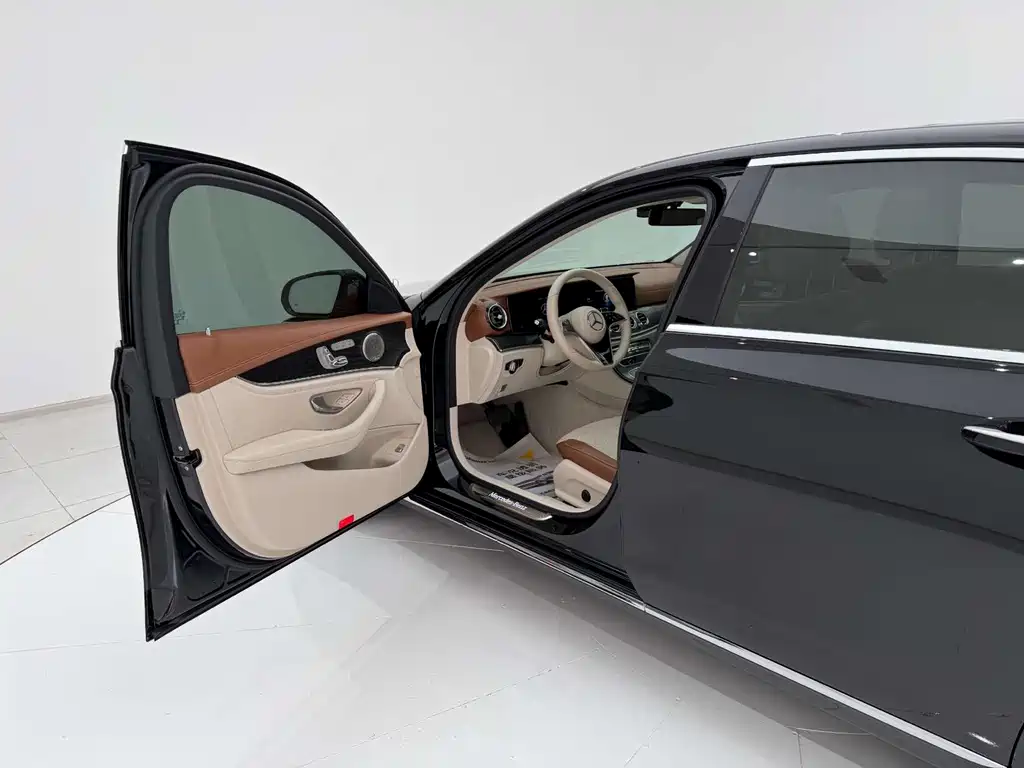 Mercedes-Benz E-Class 2021 — фото 13