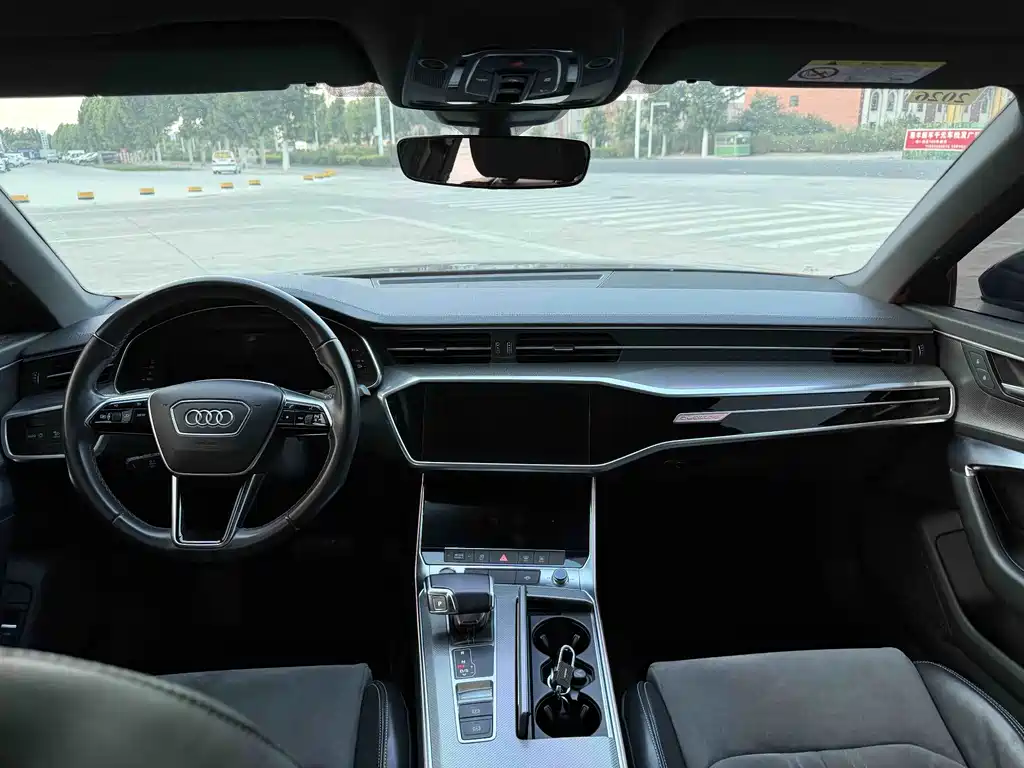 Audi A6L 2022
