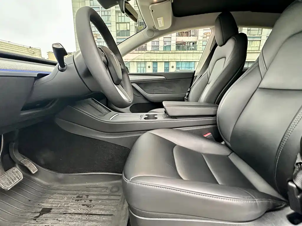 Tesla Model Y 2023 — фото 11