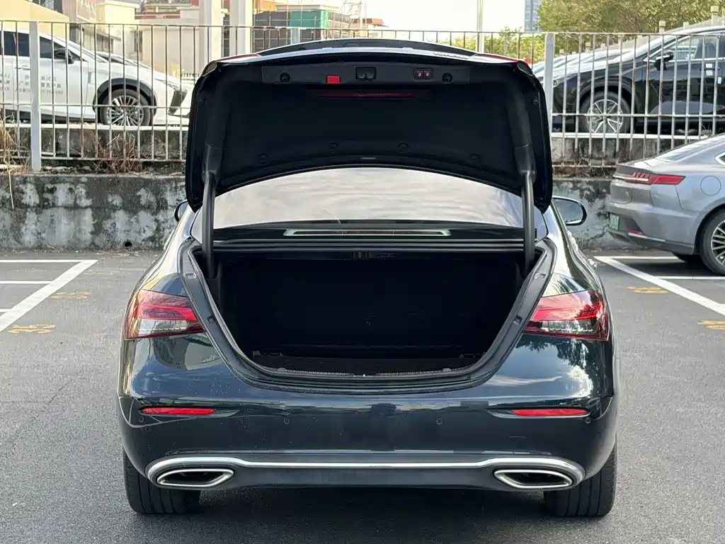 Mercedes-Benz E-Class 2022 — фото 25