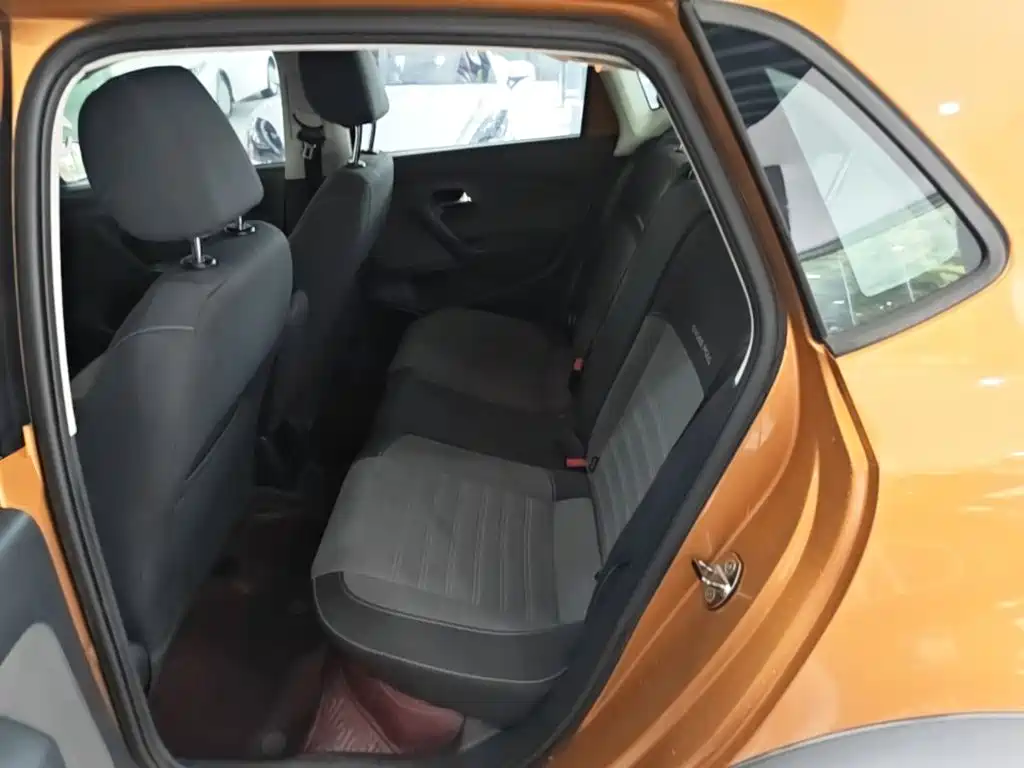 Volkswagen Polo 2015 — фото 17