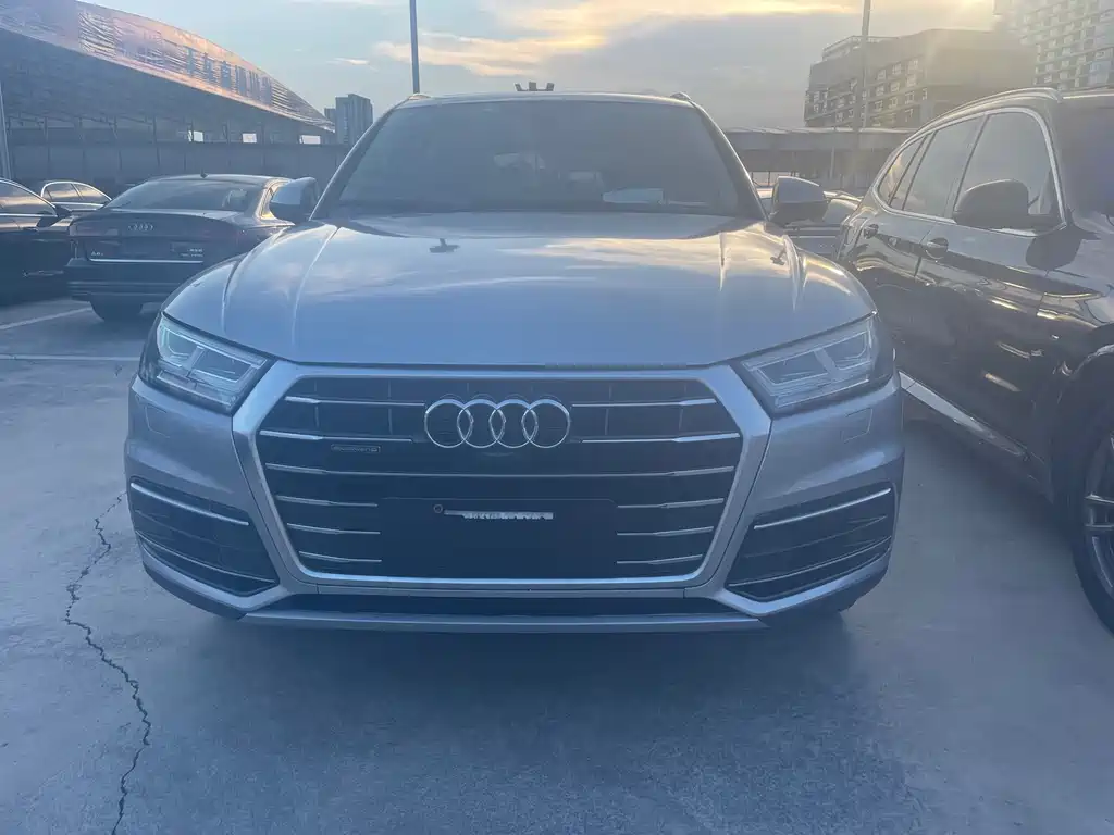 Audi Q5L 2020 — фото 2