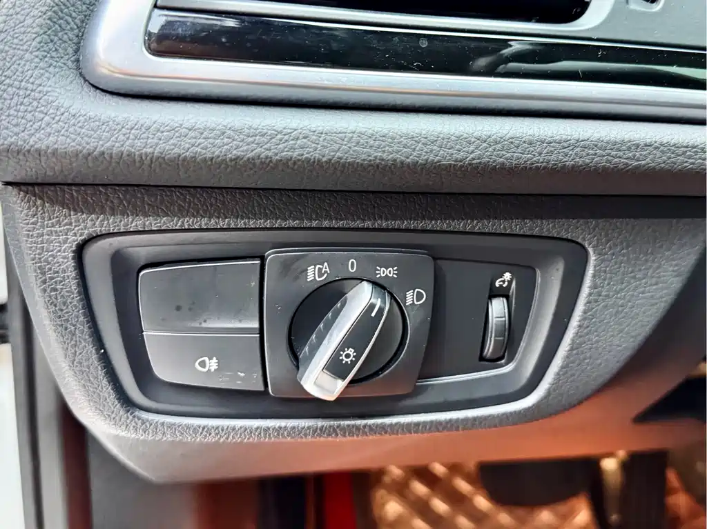 BMW 1 Series 2020 — фото 12