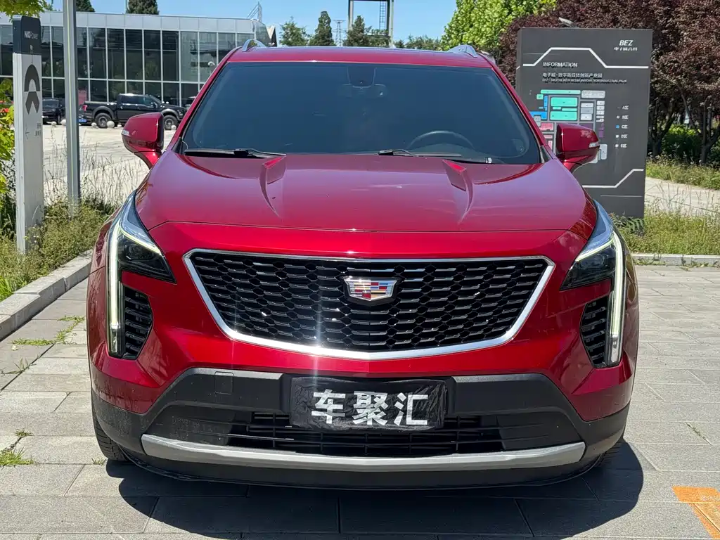 Cadillac XT4 2021 — фото 2
