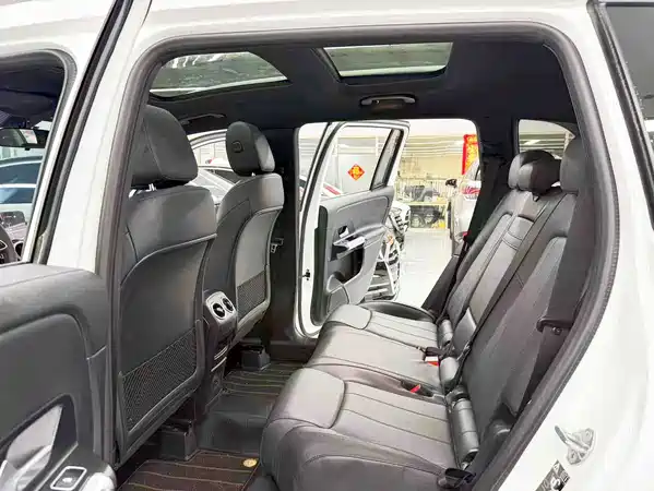 Mercedes-Benz GLB 2023