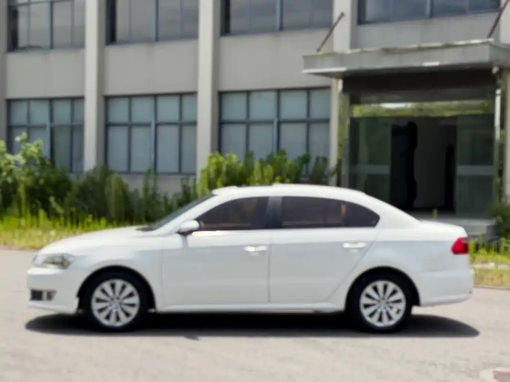 Volkswagen Lavida 2013