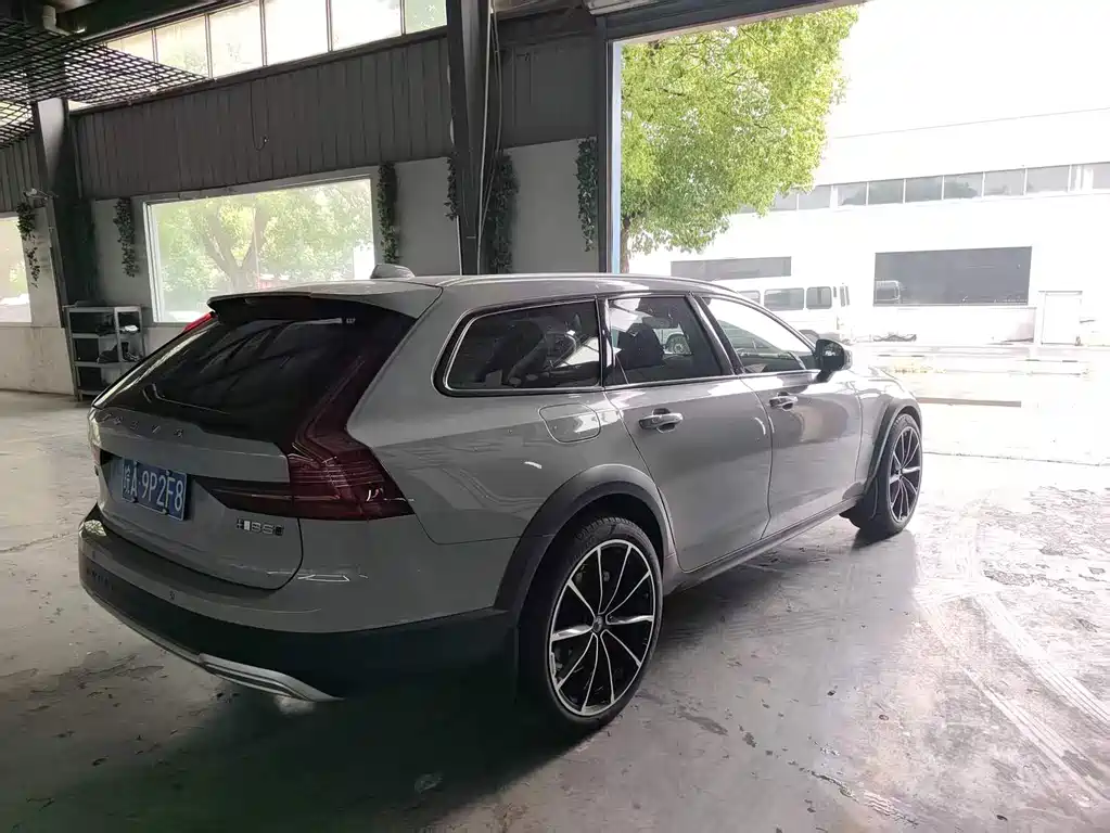 Volvo V90 2024 — фото 13