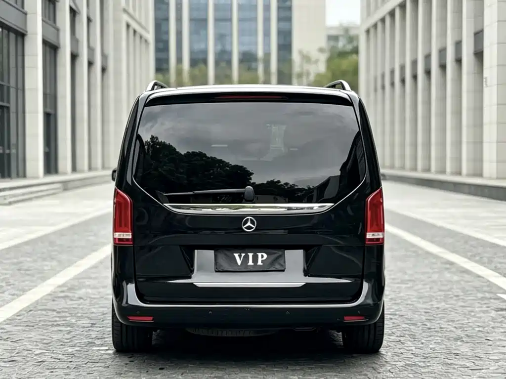 Mercedes-Benz V-Class 2022 — фото 12