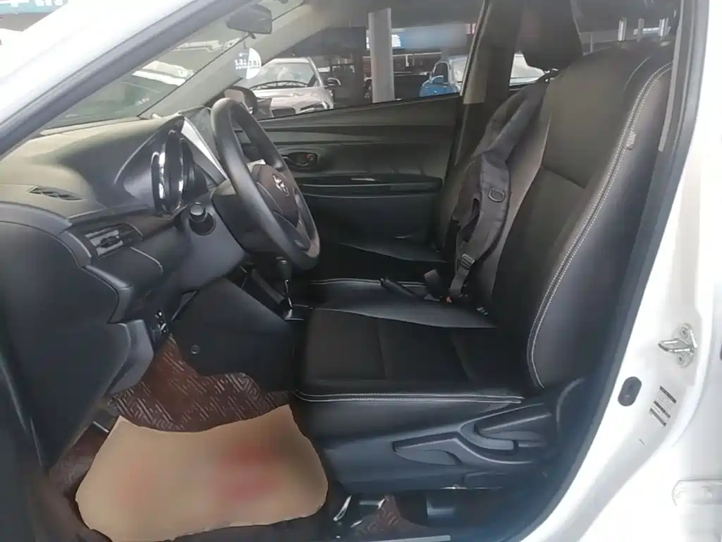 Toyota Yaris L 2019 — фото 15