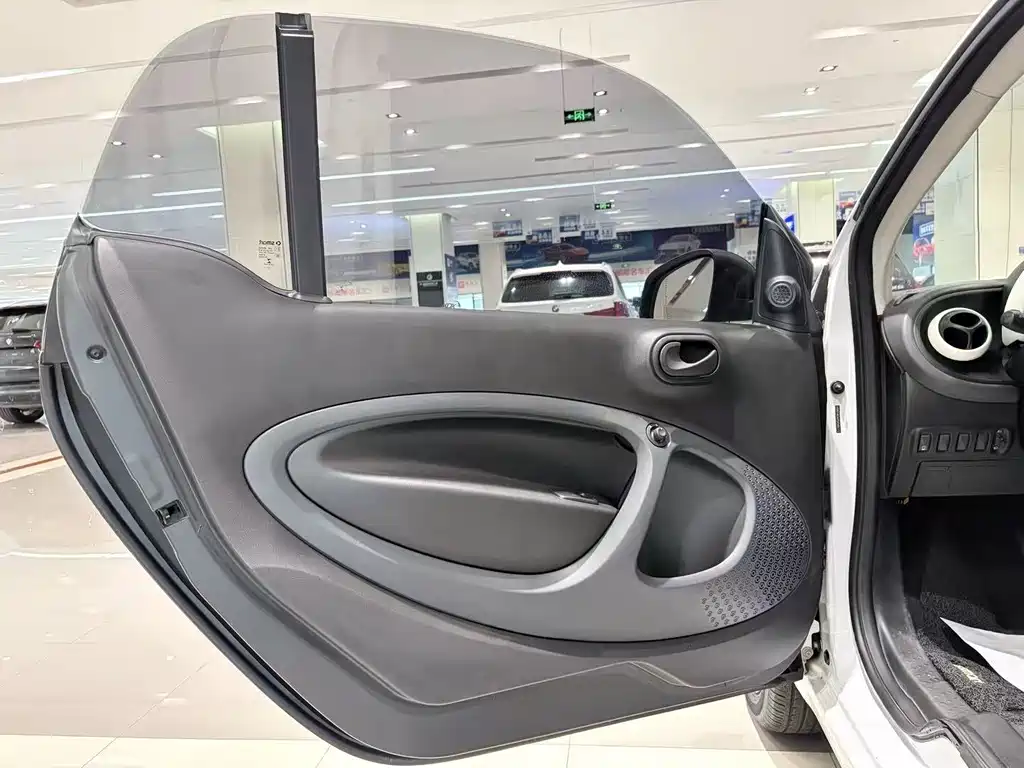 smart fortwo 2016 — фото 10