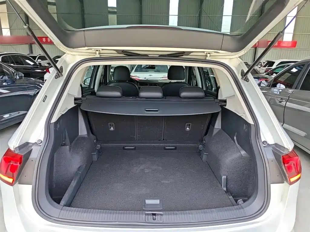 Volkswagen Tiguan L 2018 — фото 19