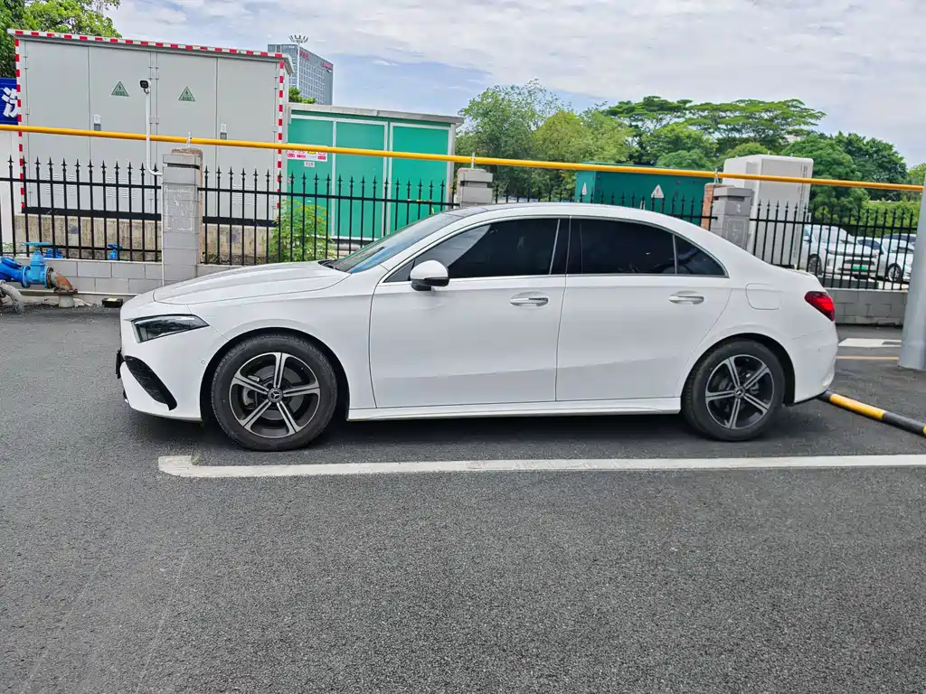 Mercedes-Benz A-Class 2023 — фото 4