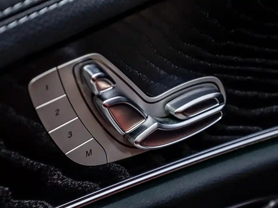 Mercedes-Benz E-Class 2021 — фото 10