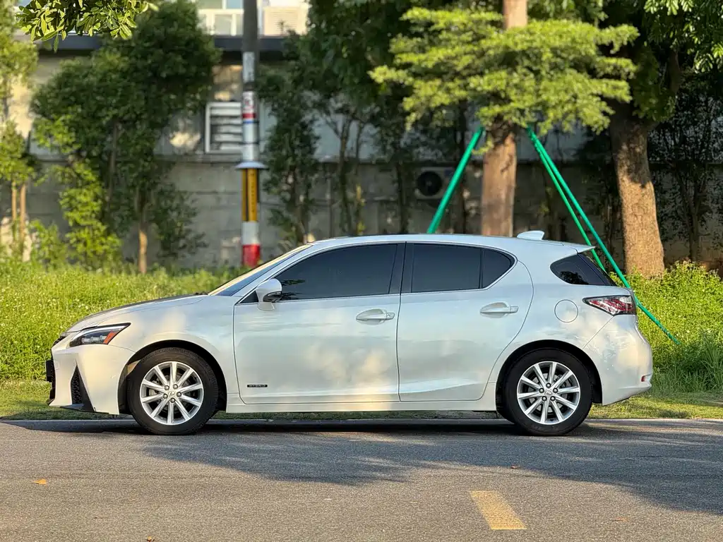 Lexus CT 2013