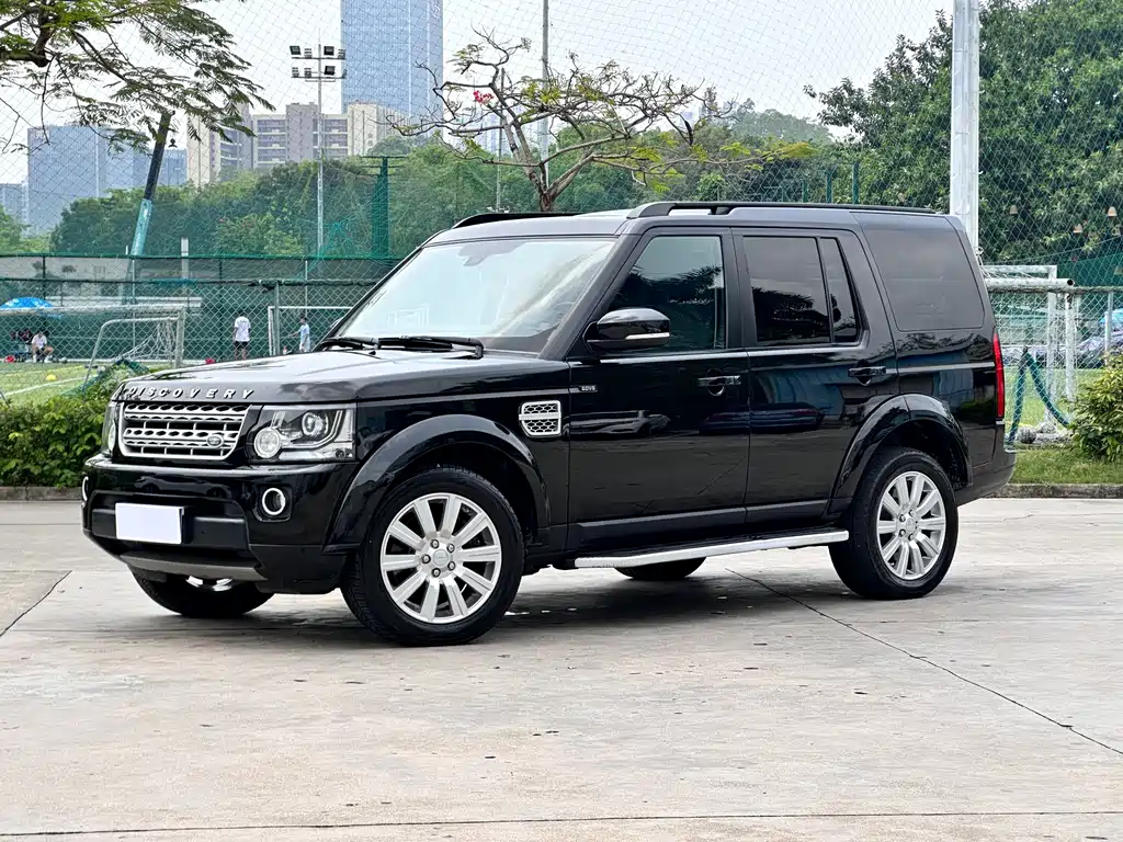 Land Rover Discovery 2015 — фото 1
