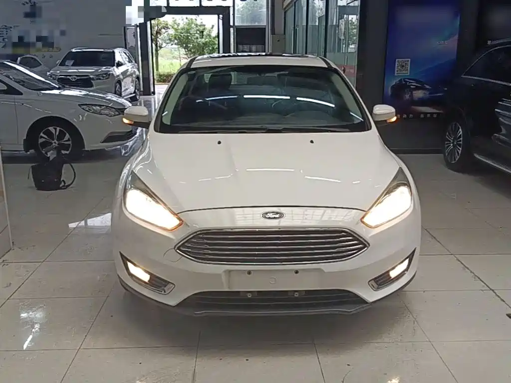 Ford Focus 2015 — фото 3