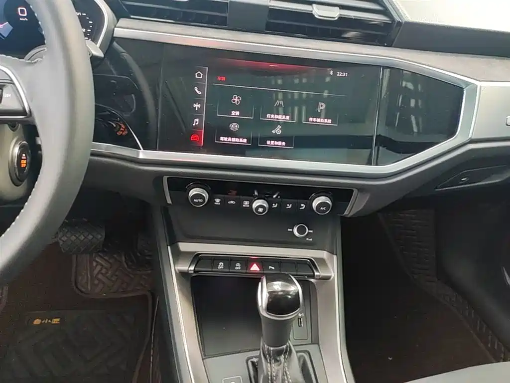 Audi Q3 2020 — фото 13