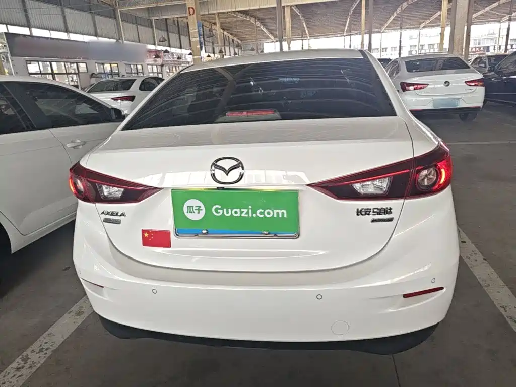 Mazda 3 Axela 2016