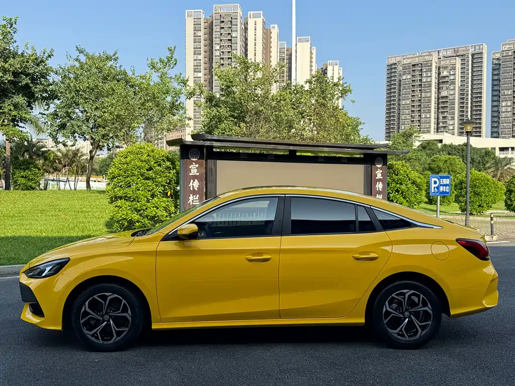 MG MG5 2022