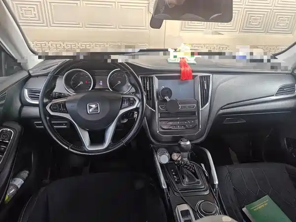 Zotye SR7 2019