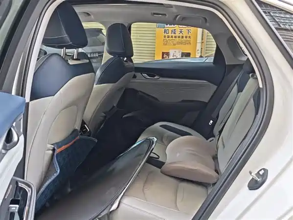 Geely Xingrui 2022