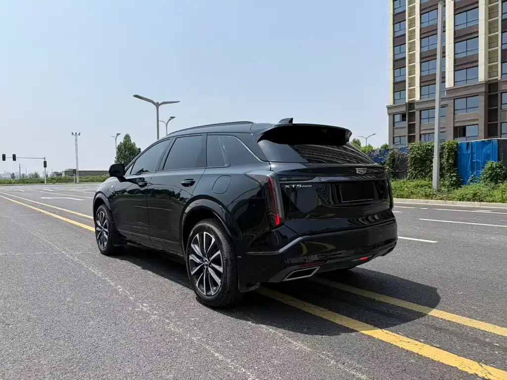 Cadillac XT5 2025 — фото 9
