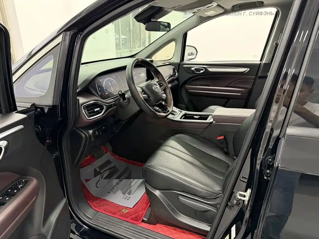 GAC Trumpchi M6 2022 — фото 9
