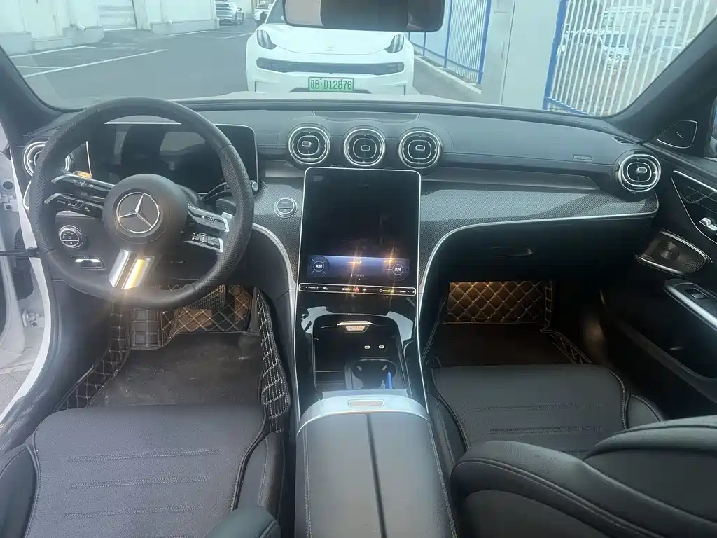 Mercedes-Benz C-Class 2023 — фото 8