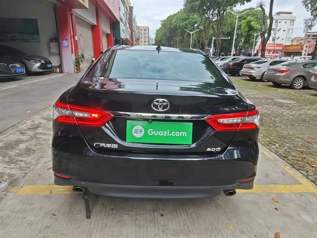 Toyota Camry 2023 — фото 6