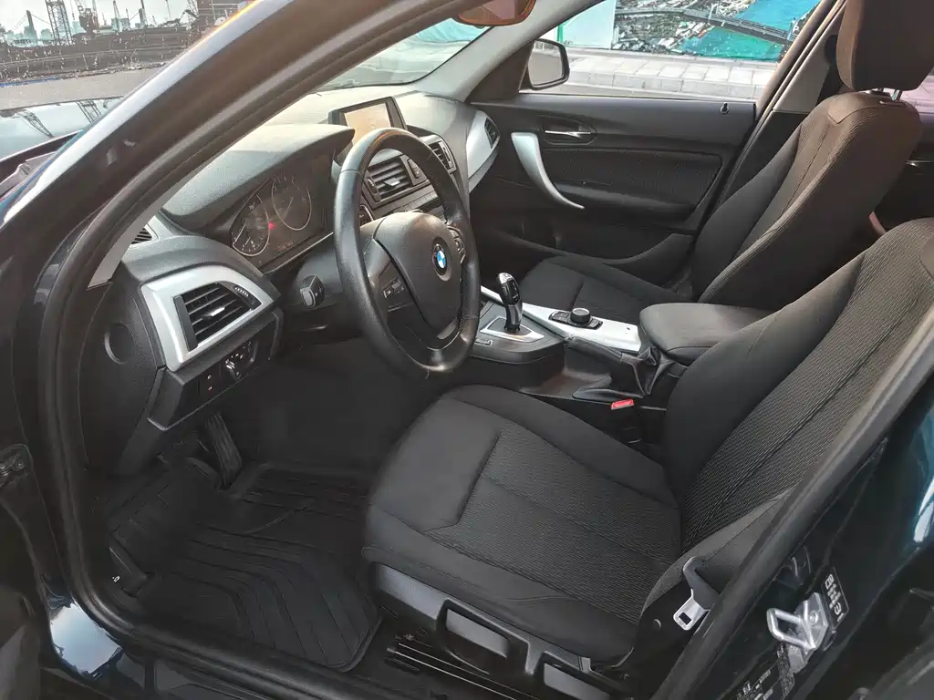 BMW 1 Series 2012 — фото 12