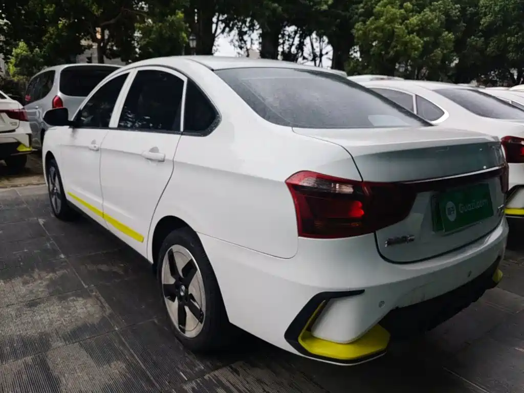 Dongfeng E70 2023