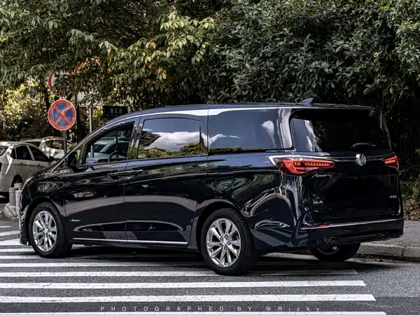 Buick GL8 2023
